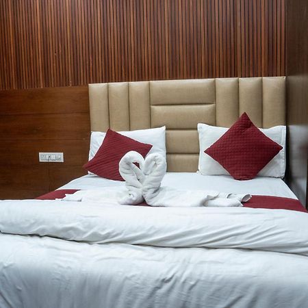 Hotel Sun Grand Agra  Buitenkant foto