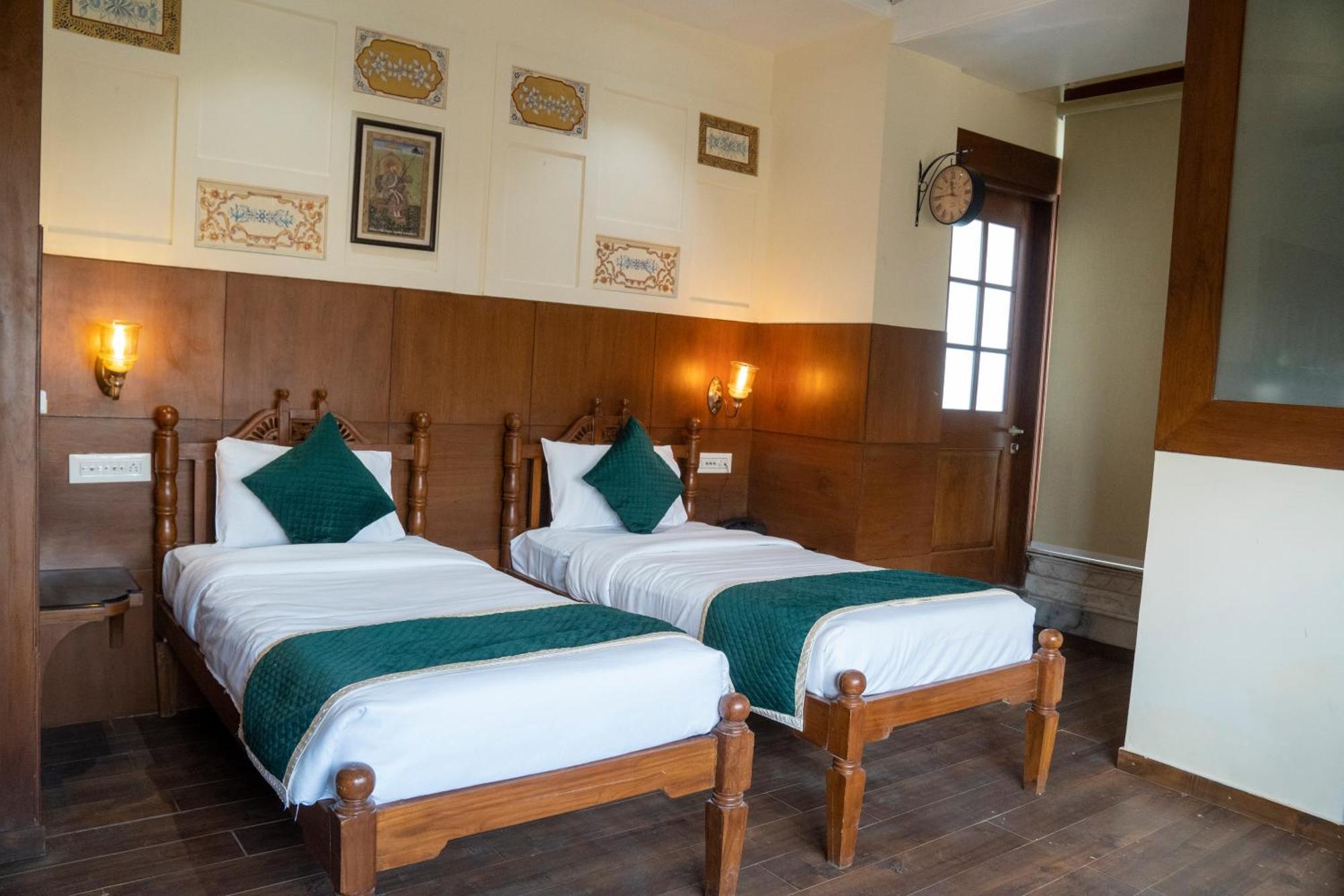 Hotel Sun Grand Agra  Buitenkant foto