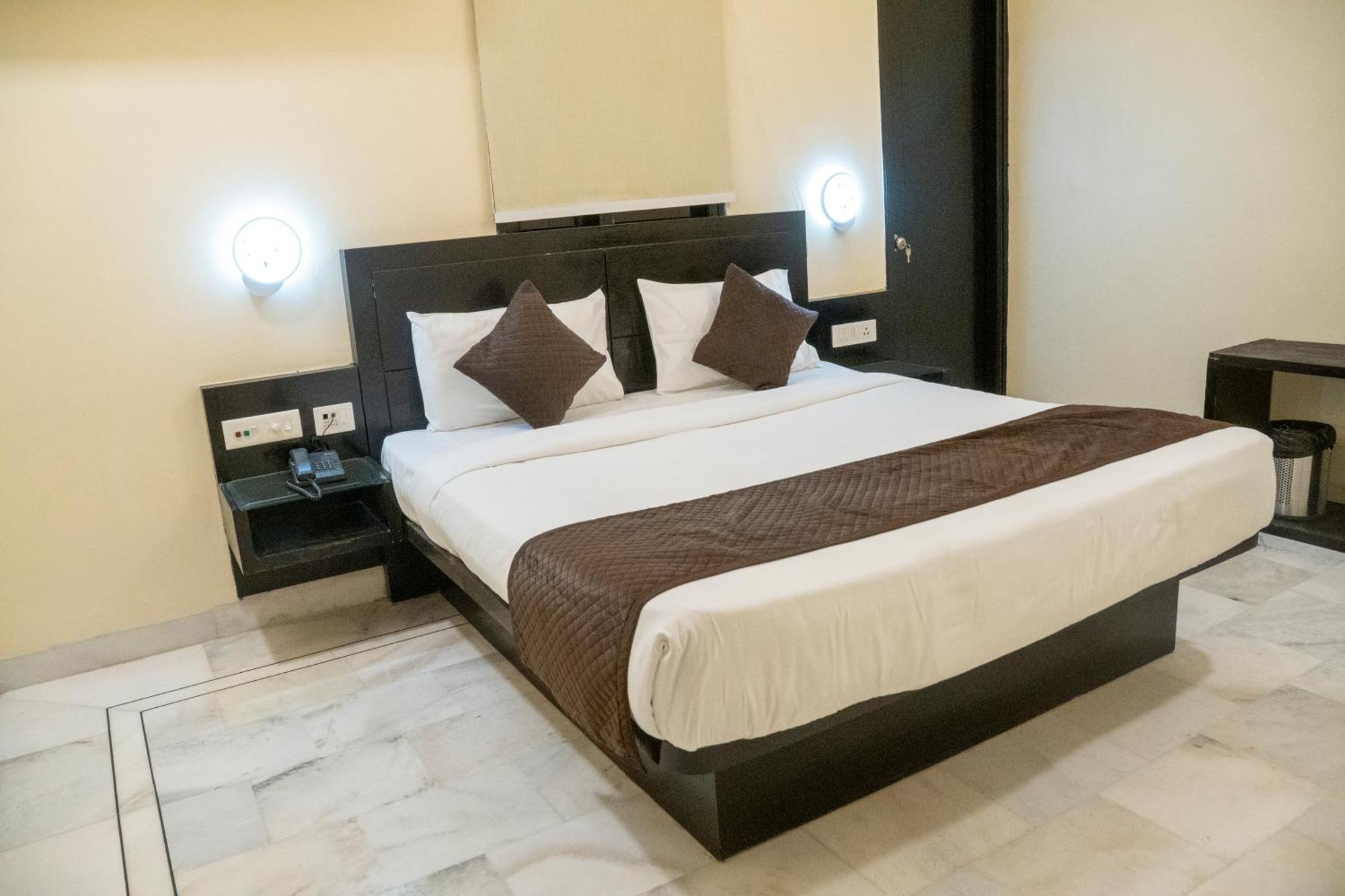 Hotel Sun Grand Agra  Buitenkant foto