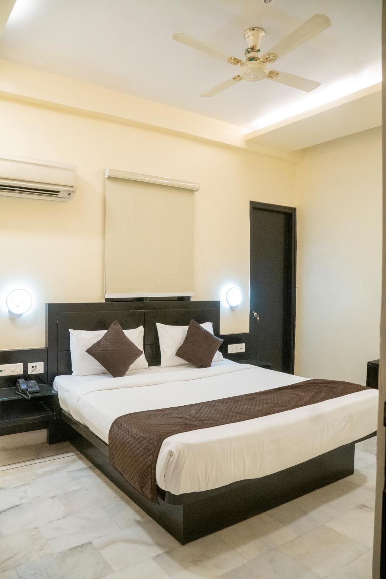 Hotel Sun Grand Agra  Buitenkant foto